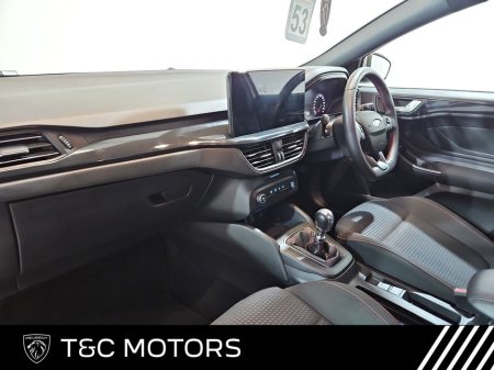 2023 Ford Focus - thumbnail 4