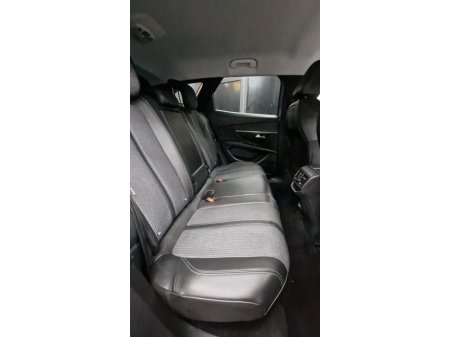 2023 Peugeot 5008 - thumbnail 10