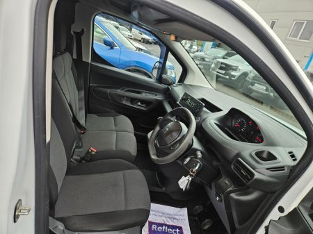 2020 Peugeot Partner Active 1.5 Blue HDI 100 6.2 3D €12,990 thumbnail