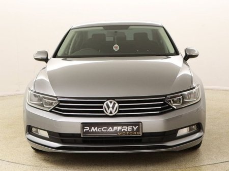 2018 Volkswagen Passat - photo 2