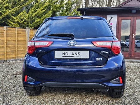 2017 Toyota Vitz - thumbnail 14