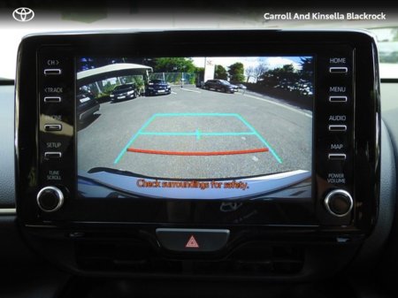 2022 Toyota Yaris Cross Hybrid Luna Sport €28,950 thumbnail