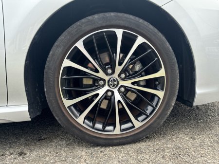2019 Toyota Camry - thumbnail 5