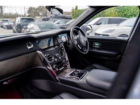 2023 Rolls-Royce Cullinan  €489,950 thumbnail
