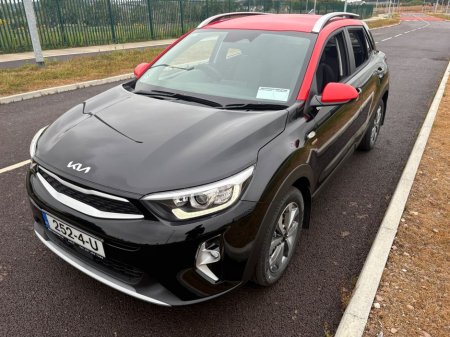 2026 Kia Stonic 261 two tone, sports edition, *finance from 3.9%* metallic paint, *7 year warranty* *3 year AA* Reversing Camera, Touch Screen Infotainment Syst €27,990
