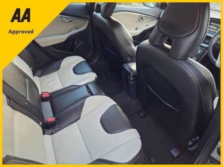 2017 Volvo V40 CROSS * ONLY 49K MILES * D2 2.0 DIESEL * €16,995 thumbnail