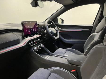 2025 Skoda Kodiaq Sportline IV 1.5TSi PHEV 204BHP - Reversing Camera - Climate Control - Sat Nav - Heated Seats - Keyless Start - Apple CarPlay/Android Auto €53,950 thumbnail