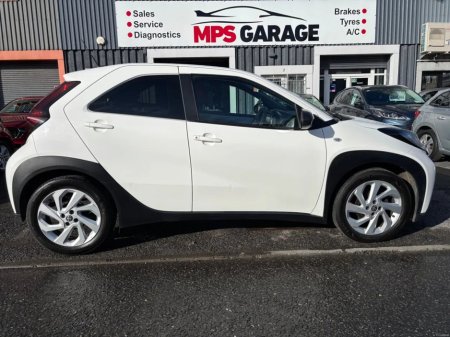 2022 Toyota Aygo - thumbnail 1