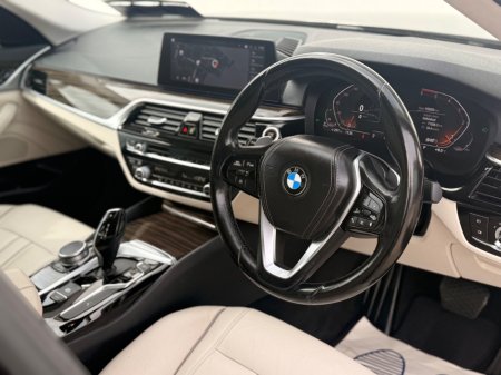 2020 BMW 5 Series - thumbnail 11