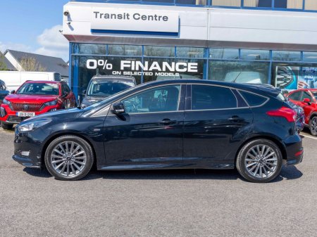 2017 Ford Focus - thumbnail 7