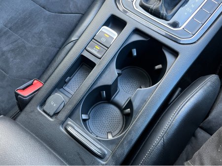 2020 Volkswagen Arteon R-LINE 240HP 4MOTION AUTOMATIC 2.0 DIESEL //HIGH SPEC//PANORAMIC GLASS ROOF//KEYLESS ENTRY//SAT NAV//HEATED FRONT AND REAR SEATS// €32,950 thumbnail