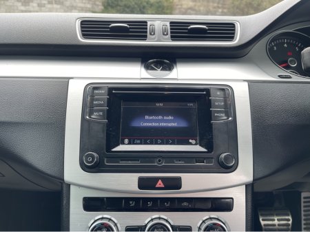 2015 Volkswagen Passat - thumbnail 14