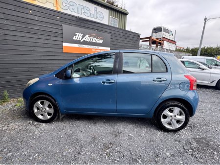 2008 Toyota Yaris - thumbnail 7