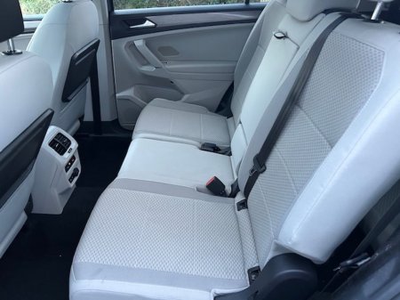 2019 Volkswagen Tiguan Allspace 2.0 TDI 150HP Comfortline DSG Auto 7 Seat Pan Roof Mint €29,995 thumbnail