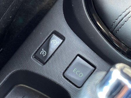 2014 Renault Captur dCi 90 S&S INTENSE €5,950 thumbnail