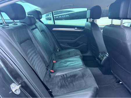 2018 Volkswagen Passat HIGHLINE 1.6 TDI MANUAL 6SPEED FWD 120HP 4DR €14,950 thumbnail