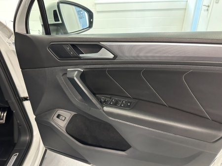 2018 Volkswagen Tiguan - thumbnail 22