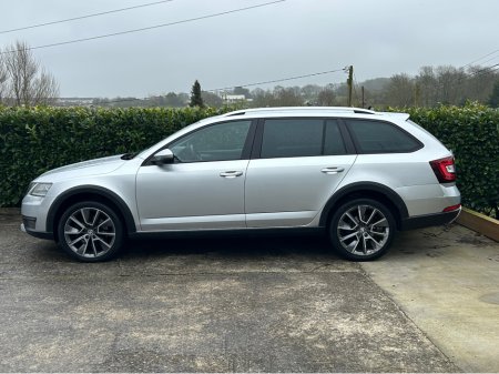 2017 Skoda Octavia COM SCOUT 2.0 TDI 184BHP 4X4 DSG 4 €21,950 thumbnail