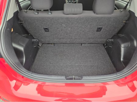 2019 Toyota Yaris - thumbnail 3