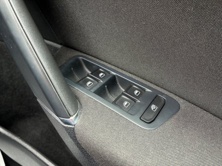 2014 Volkswagen Golf - thumbnail 20