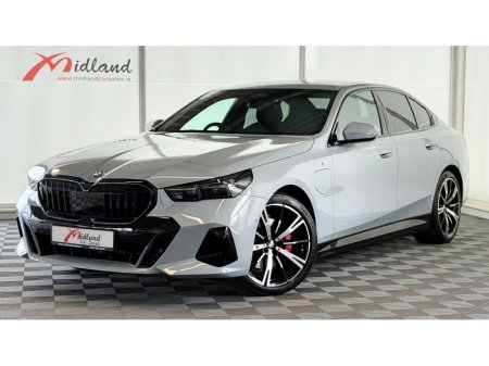 2025 BMW 5 Series - thumbnail 1