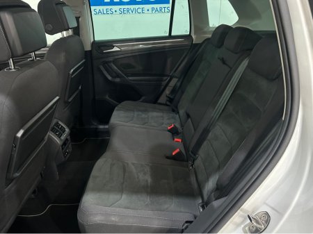 2018 Volkswagen Tiguan - thumbnail 10