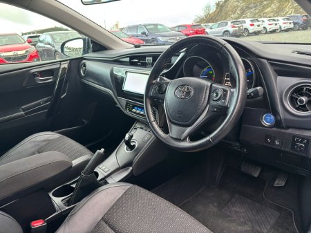 2016 Toyota Auris Hybrid €13,950 thumbnail