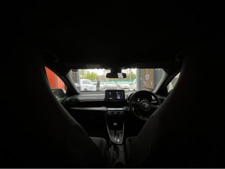 2020 Toyota Yaris - thumbnail 11