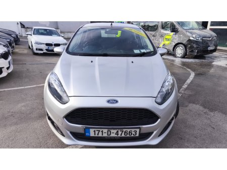 2017 Ford Fiesta - thumbnail 3