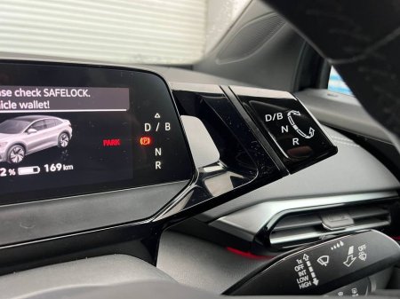 2023 Volkswagen ID.5 PRO LIFE 77KWH // HEATED SEATS // REVERSE CAMERA // DUAL ZONE CLIMATE CONTROL €24,950 thumbnail