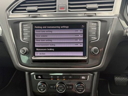 2017 Volkswagen Tiguan - thumbnail 18