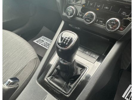 2017 Skoda Octavia - thumbnail 25