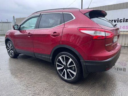 2015 Nissan Qashqai 1.5 SVE DAP + GLASS ROYALE ROOF E 4DR €9,800 thumbnail