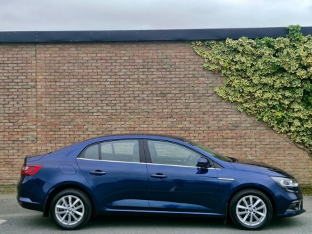 2017 Renault Megane - thumbnail 19