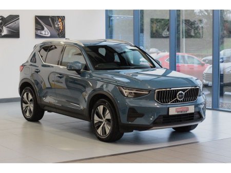 2023 Volvo XC40 RECHARGE T4 CORE 1.5 PHEV €36,899 thumbnail