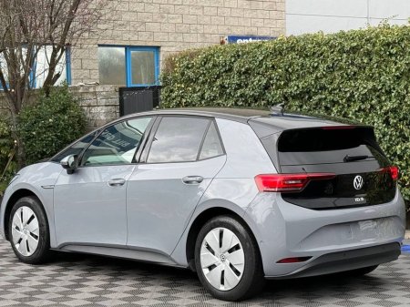 2023 Volkswagen ID.3 FAMILY 58KWH // PANORAMIC SUNROOF // HEATED SEATS // APPLE CARPLAY/ANDROID AUTO €22,450 thumbnail