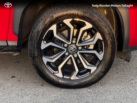 2024 Toyota Yaris Cross YARIS CROSS LUNA SPORT €30,450 thumbnail