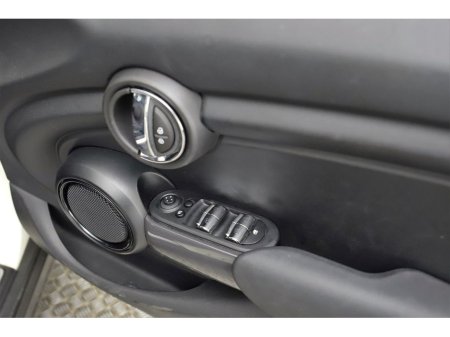 2020 MINI Hatch 1.5 AUTO 5DR *REVERSE CAM*PARK SENSORS* €22,890 thumbnail