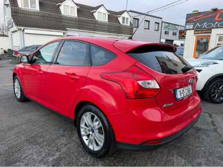 2011 Ford Focus - thumbnail 10