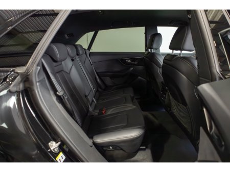 2023 Audi Q8 3.0TFSI e 55 S Line €74,950 thumbnail