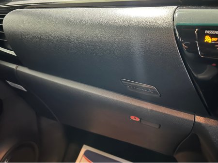 2022 Toyota Hilux INVINCIBLE X D-4D 4WD INVINCIBLE DCB €42,500 thumbnail