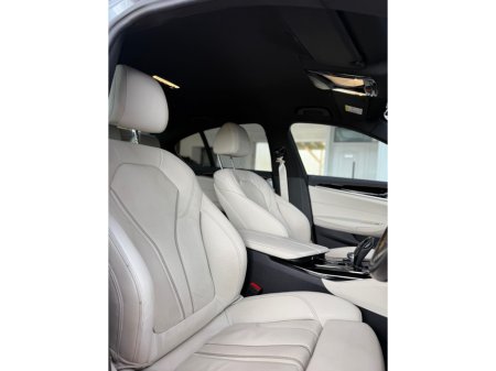 2017 BMW 5 Series - thumbnail 13