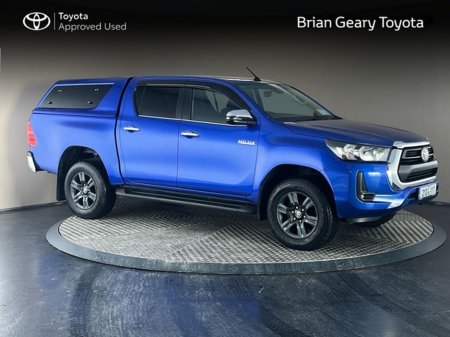 2021 Toyota Hilux 2.4 DOUBLE CAB SR5 €39,950 thumbnail