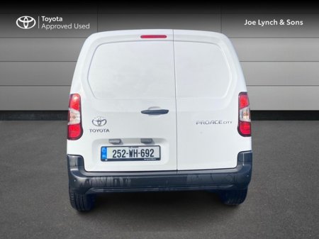 2025 Toyota Proace City SWB GX 100HP 650KGS €26,950