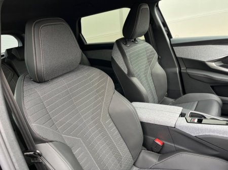 2026 Peugeot 5008  thumbnail