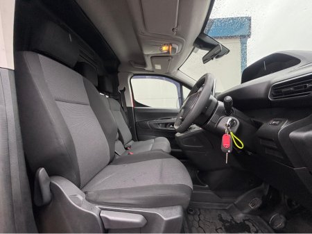 2021 Peugeot Partner - thumbnail 8