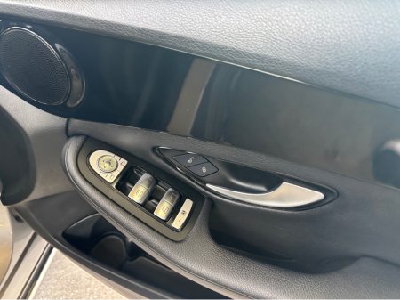 2017 Mercedes-Benz C Class - thumbnail 6