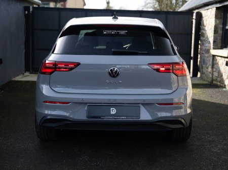 2022 Volkswagen Golf - view 4