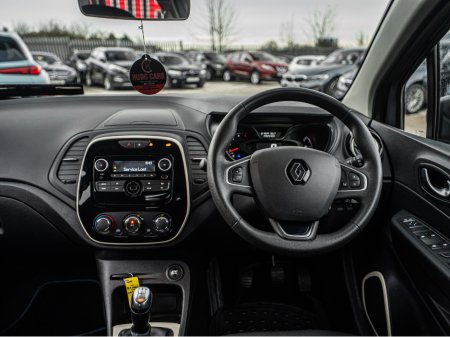 2019 Renault Captur 2019 Captur 1.5dci/New NCT/Irish/1yr warranty €13,888 thumbnail