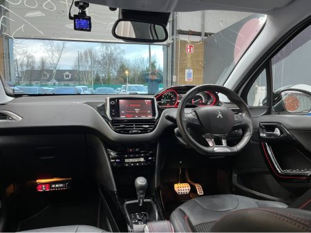 2017 Peugeot 2008 €12950 2017 PEUGEOT 2008 GT LINE 1.2 AUTOMATIC / CRUISE CONTROL / REVERSE CAMERA AND MORE €12,950 thumbnail